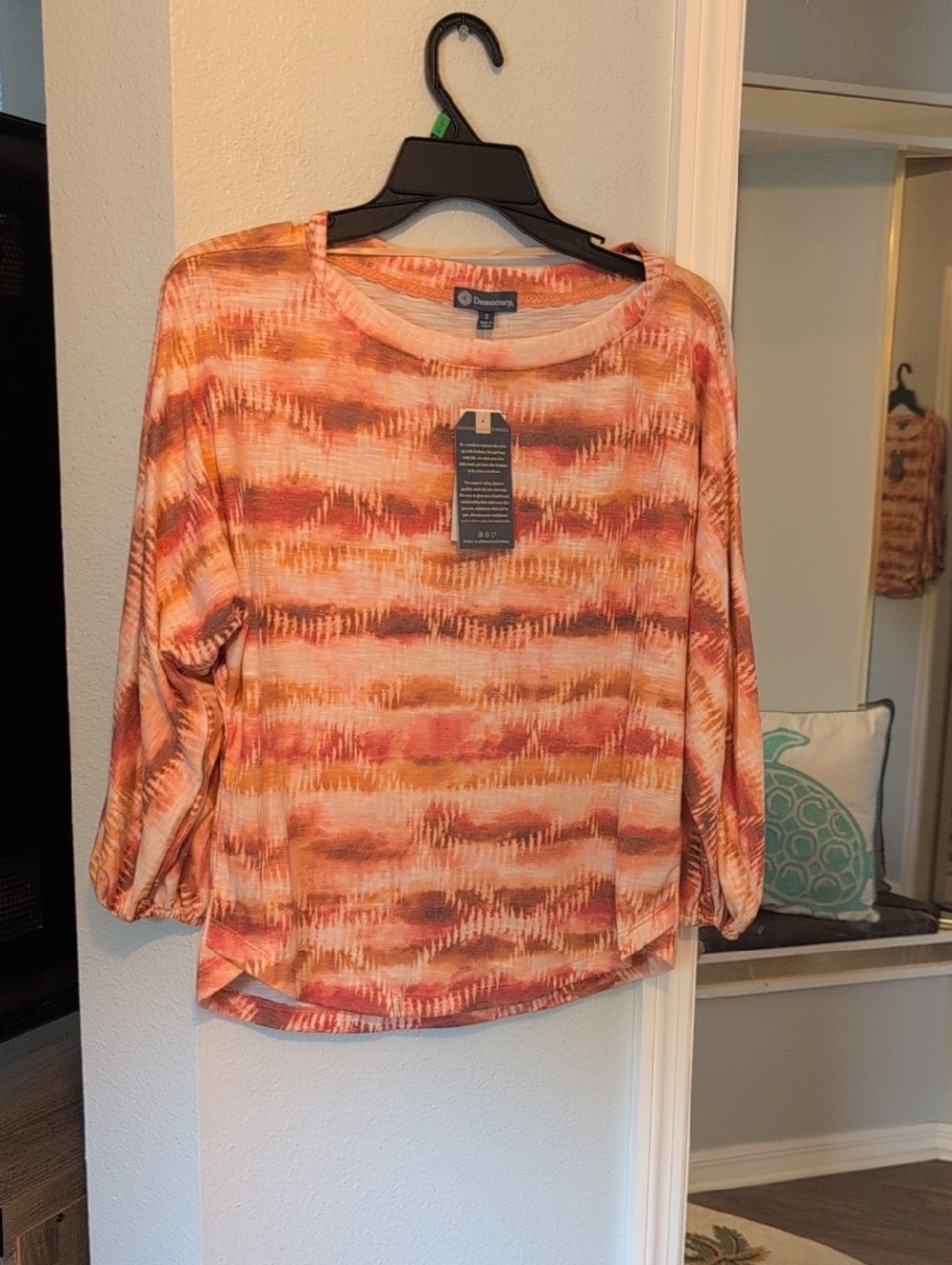 Democracy Women's Orange and Pink Wave-Stripe Long Sleeve Top Brand New